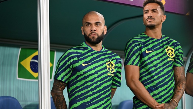 Dani Alves wordt de oudste captain ooit van Brazilië op een WK
