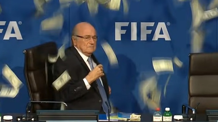 Blatter hint naar andere reden voor extreem lange extra tijd op WK
