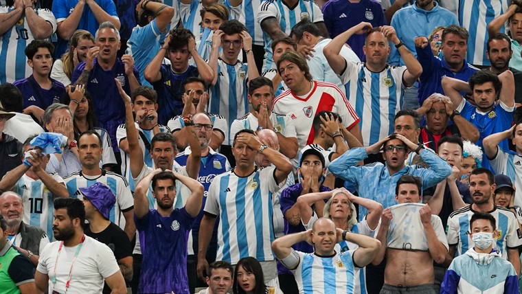 Stadionspeaker eerste FIFA-slachtoffer van verhitte Argentinië - Nederland