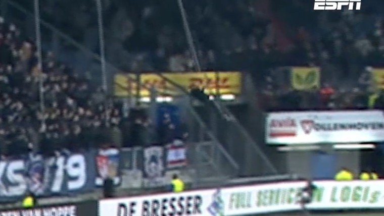 Tilburgse Tarzan slingert tijdens Brabantse derby door stadion Willem II
