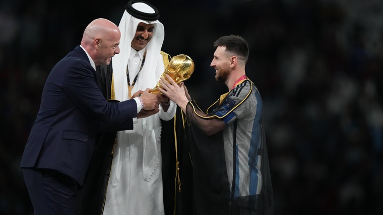 FIFA haalt veelbesproken tweets over Messi weg na boze Ronaldo-fans