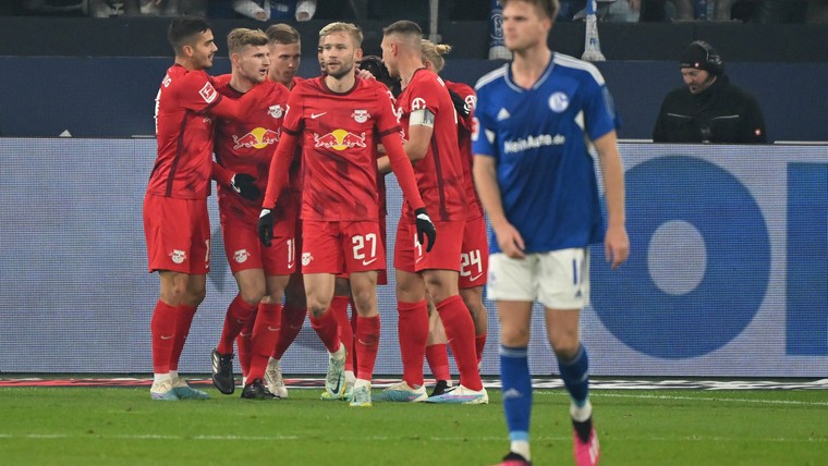 Wéér een ontluisterende 1-6 nederlaag voor troosteloze hekkensluiter Schalke