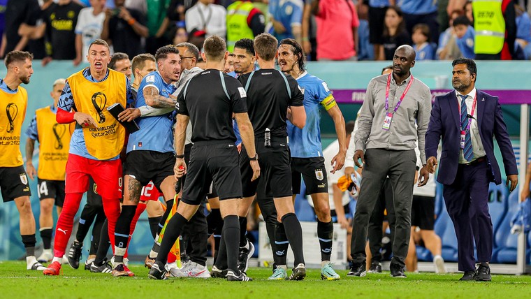 FIFA schorst vier spelers Uruguay na woede rond WK-exit