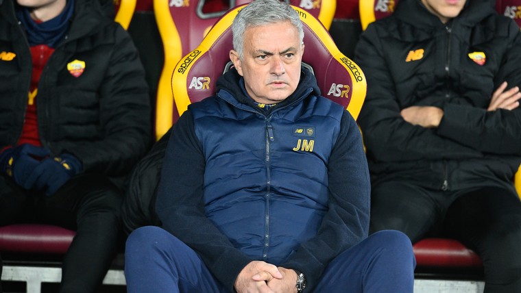 Mourinho houdt zich nu wel in na bekerechec: 'Wil geen spelers beschuldigen'