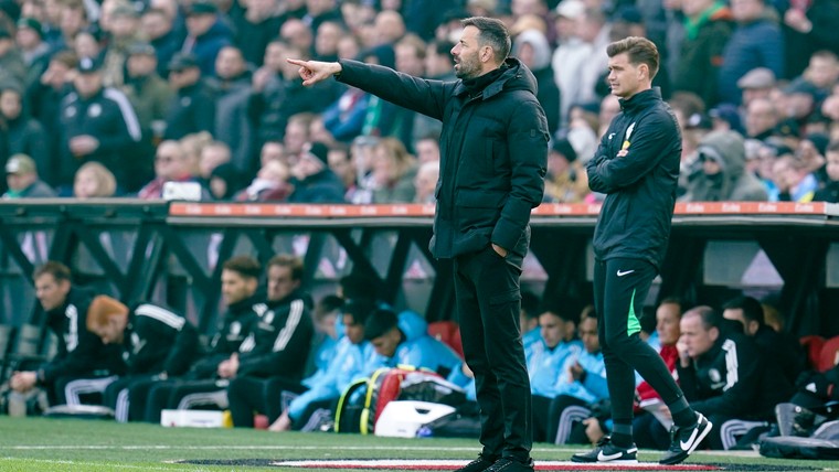 Zorgen ondanks voorsprong: PSV raakt al binnen halfuur twee spelers kwijt