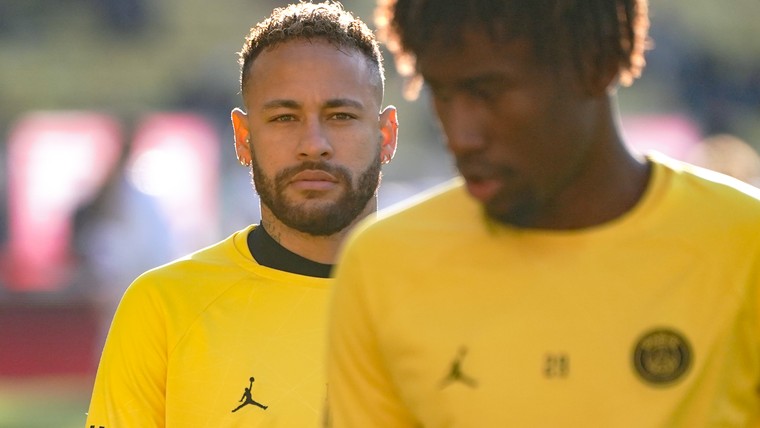 Neymar reageert op kleedkamerclash: 'Voetbal is net als de relatie met mijn vriendin'