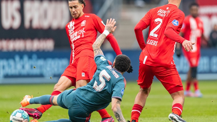 FC Twente heeft drietal terug tegen PSV, maar krijgt slecht nieuws over Sadílek