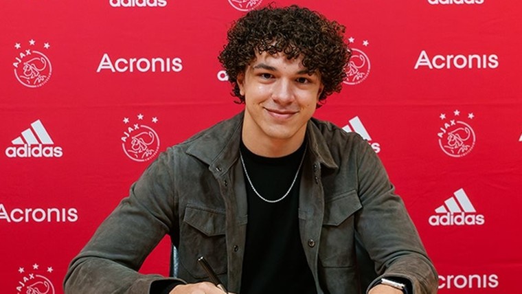 Ajax contracteert talentvolle zoon van Marciano Vink