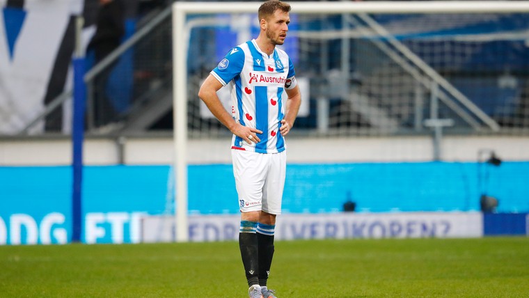 Heerenveen hoopte op penalty: 'Verloor mijn lens toen hij me in mijn gezicht schopte'