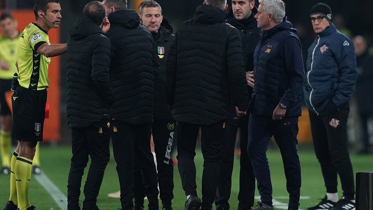 AS Roma reageert met opmerkelijke beslissing op schorsing Mourinho