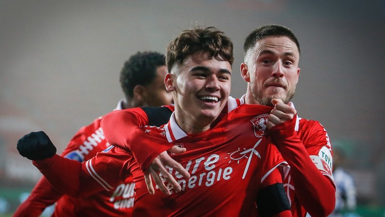 FC Twente zorgt ervoor dat AZ onder Ajax en PSV blijft staan