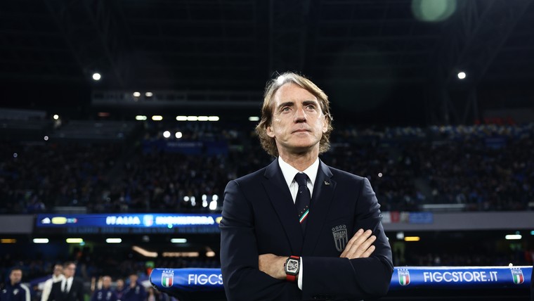Mancini zucht na sneer van Balotelli: 'Wat moet ik tegen Mario zeggen?'
