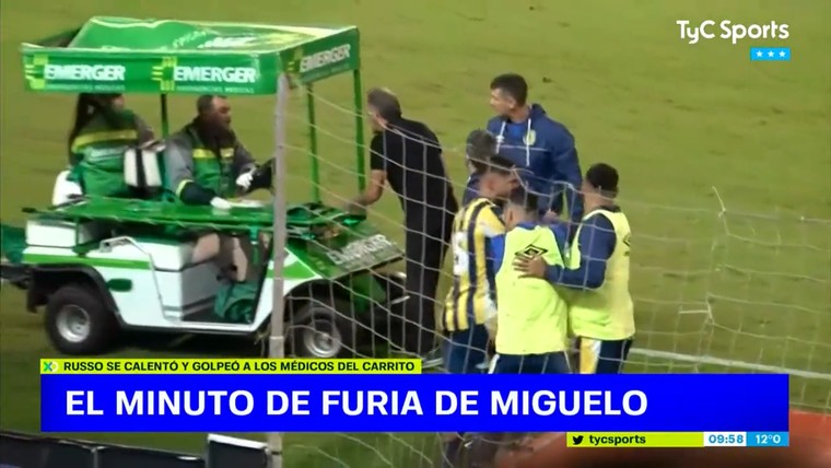 Argentijnse coach slaat EHBO-medewerker: 'Maar hé, dit is voetbal!'