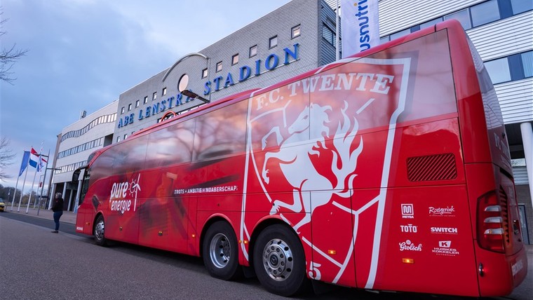 FC Twente-speler die onwel werd in spelersbus mag weer naar huis