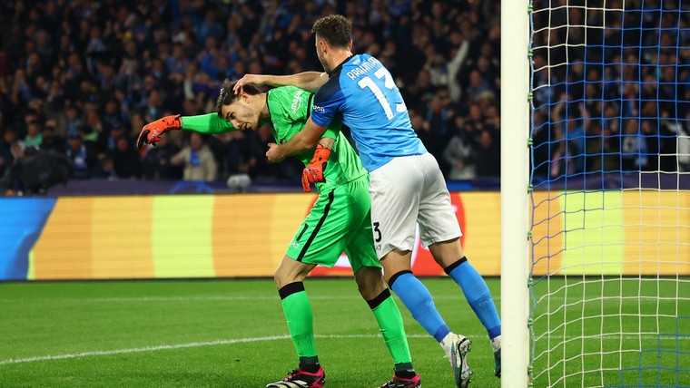 Napoli-goalie baalt: Leão had gevloerd moeten worden
