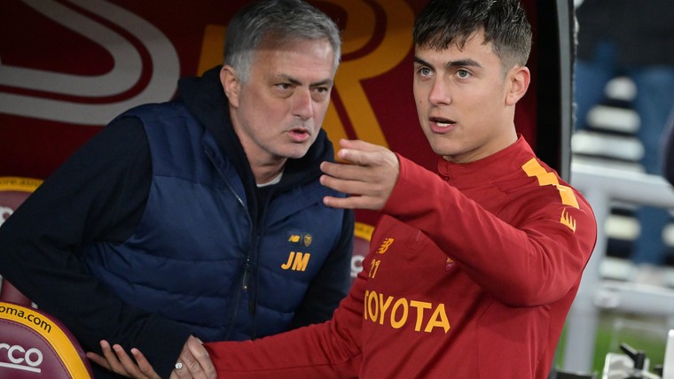Mourinho tast nog in het duister over Dybala en rekent op Roma-fans
