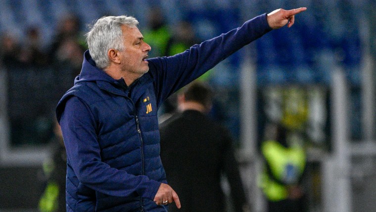 Mourinho complimenteert Feyenoord: 'Nu weet je waarom hij kaal is en ik grijs'