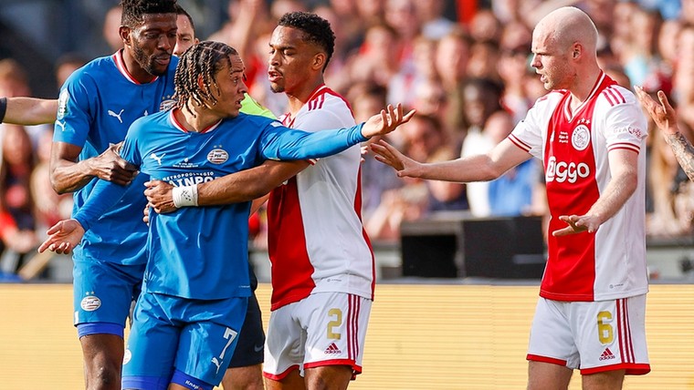 Ajax en PSV zijn vooral druk met elkaar: 'Het is echt verschrikkelijk'