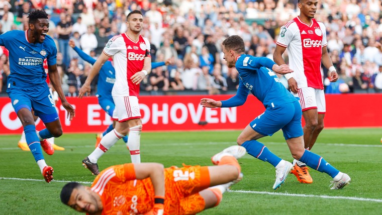 Hazard slaat toe in De Kuip: PSV weer naast Ajax