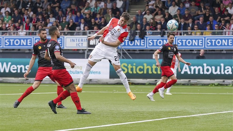 Giménez evenaart Eredivisie-record met vroege treffer tegen Excelsior