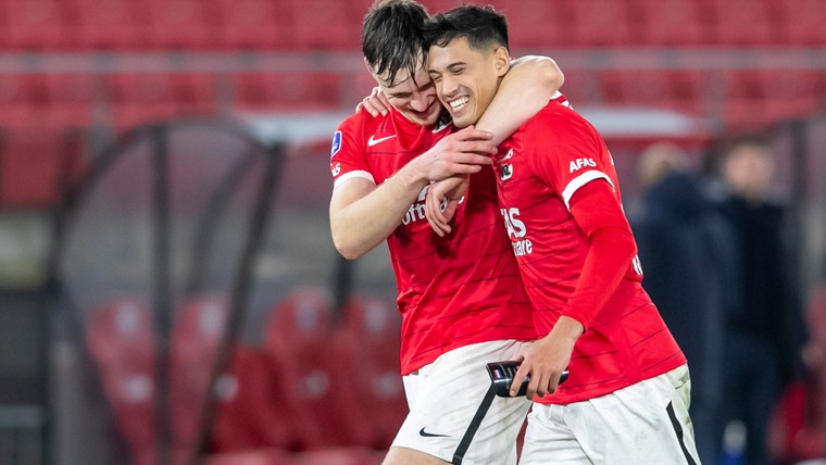 Reijnders en Beukema kibbelen over goal: 'Wat een engnek, hè?'