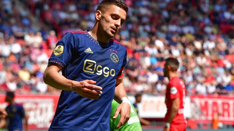 Kansloos Ajax verliest bij Twente, maar behoudt plek drie door zege PSV