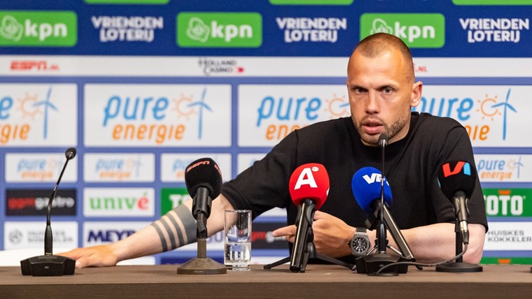Ajax-trainer Heitinga: 'Ik zal ook mezelf evalueren'