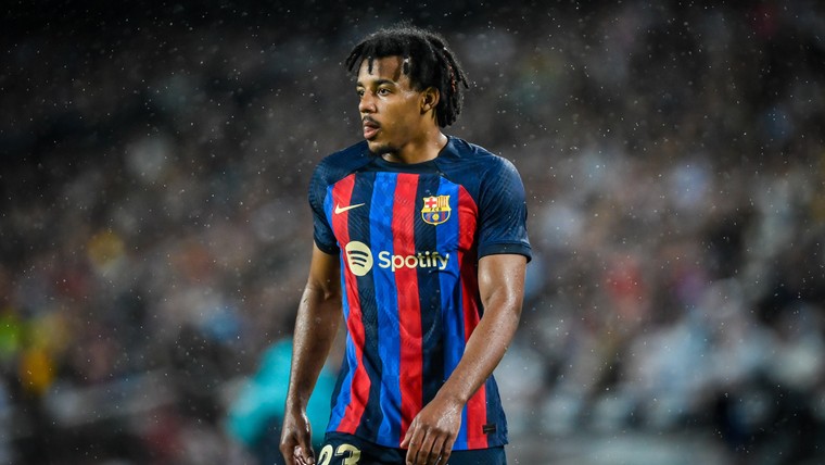 Koundé maakt na verhalen over ontevredenheid einde aan twijfels bij Barça