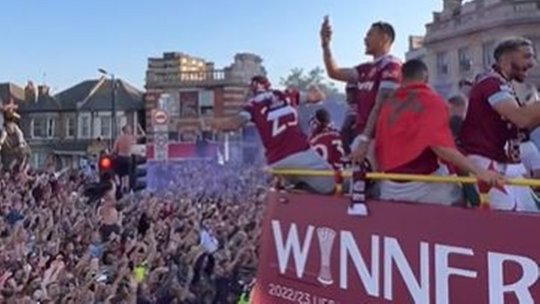 Volksfeest in Londen: uitzinnige Engelsen vieren triomf West Ham