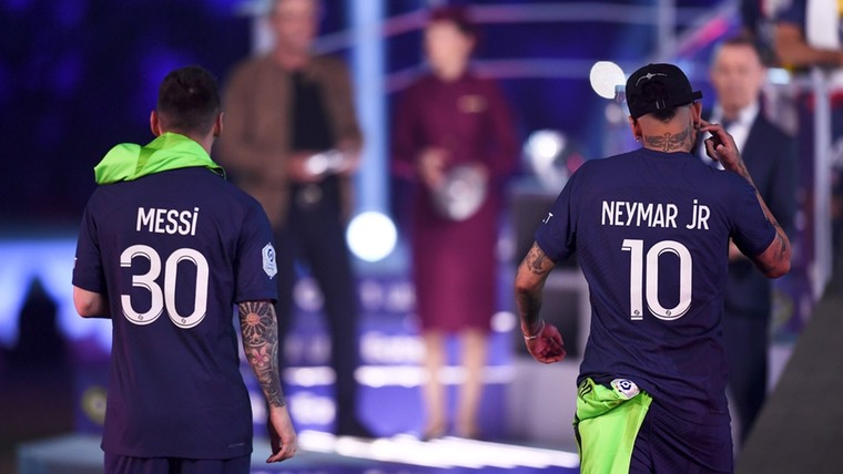 Neymar neemt het op voor Messi: 'Ik wist al van zijn beslissing'
