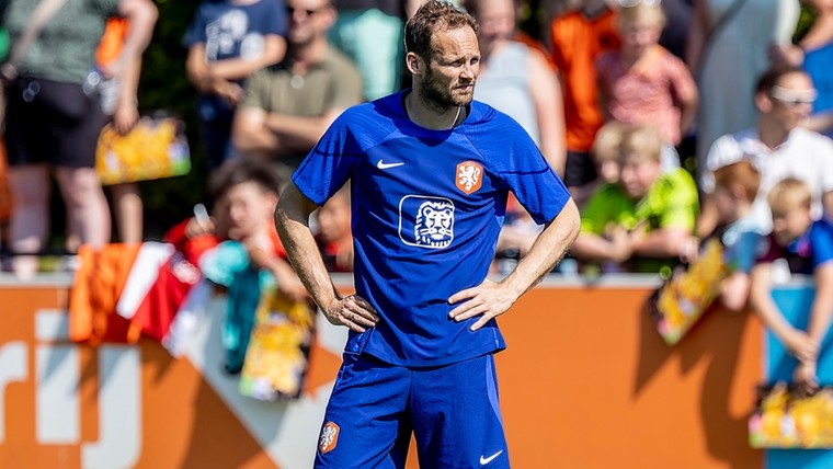 Koeman legt uit waarom hij het niet raar vindt dat Blind bij Oranje zit