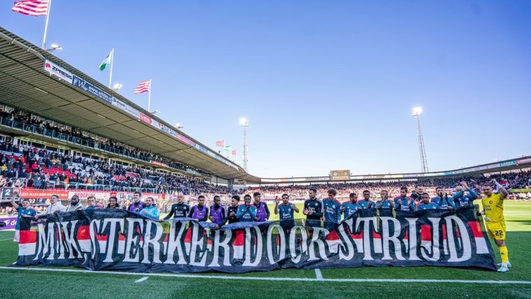 Feyenoord-talent Mik Akkermans (14) kan na strijd tegen kanker weer aan voetbal denken