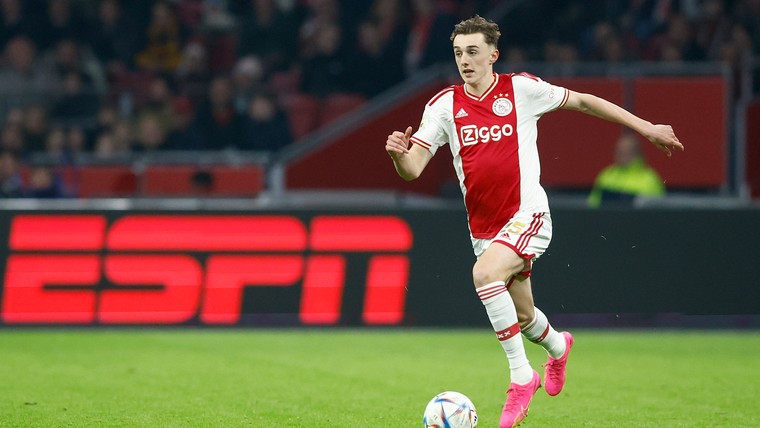 Ajax laat linksback Baas verder rijpen bij NEC