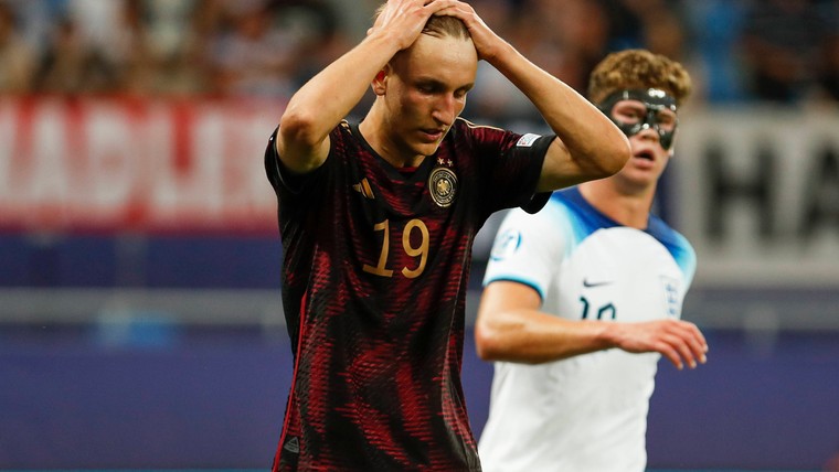 Jong Duitsland spiegelt zich aan Duitsland op WK: 'Triest'