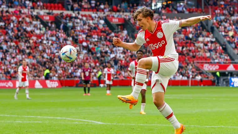 Ajax grijpt kans en verlengt contract talentvolle Godts