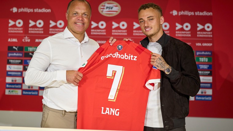 Lang maakt zijn debuut bij laatste PSV-wedstrijd in Oostenrijk