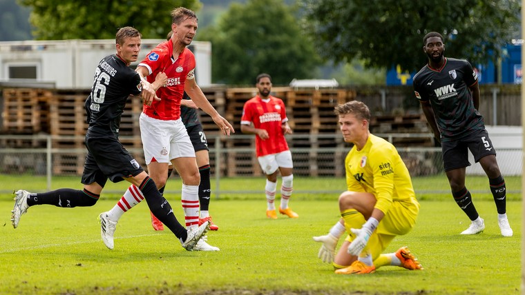 PSV sluit trainingskamp in Oostenrijk af met zege: officieus debuut Lang