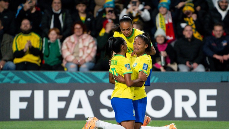 Marta (37) schrijft WK-historie na hattrick Braziliaanse WK-debutante