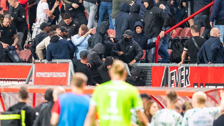 FC Twente blikt terug op 'inktzwarte avond': 'Dit zorgt voor woede en schaamte'