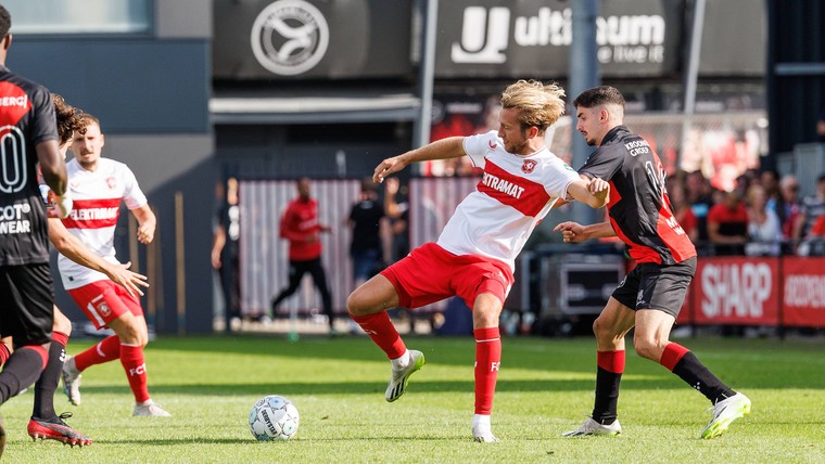Degelijk FC Twente verstoort Eredivisie-debuut Almere City