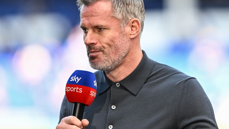 Carragher maakt zich zorgen om 'absolute puinhoop' bij Liverpool