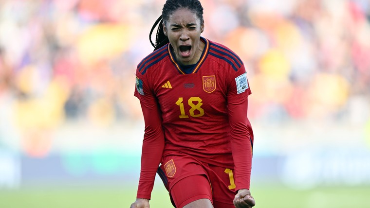 Spanje eerste finalist na sensationele slotfase op WK Vrouwen