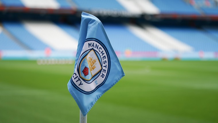 Manchester City koopt schooljongen voor meer dan een miljoen