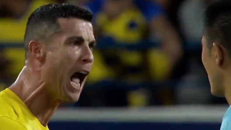 Withete Ronaldo laat zich gaan tegenover arbiter en duwt selfie-nemer