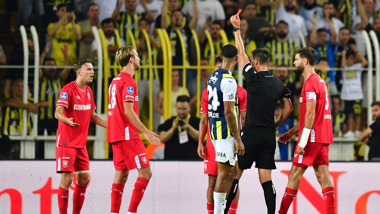Twente wacht na rode kaart schier onmogelijke opgave tegen Fenerbahçe
