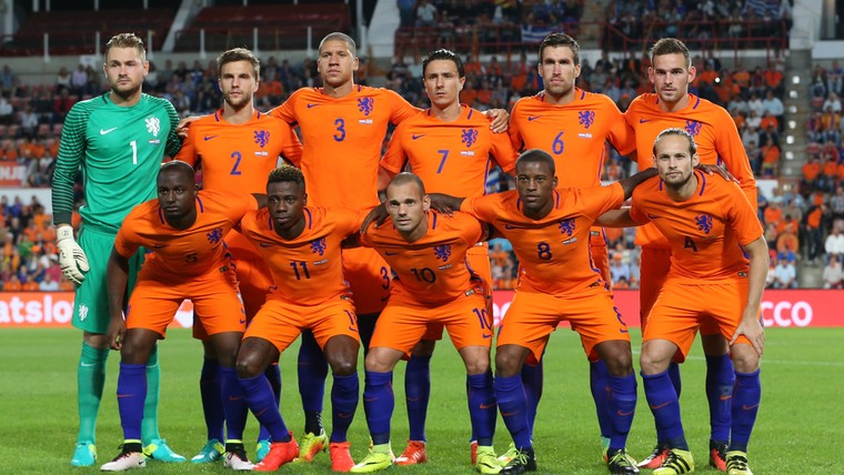 Oranje heeft wat goed te maken tegen Griekenland, debuut lonkt voor vijftal