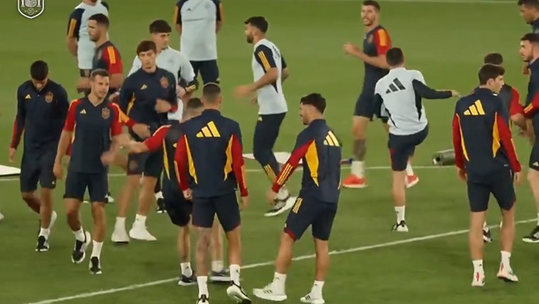 Spaanse ploeg traint noodgedwongen zonder voetbalschoenen en ballen