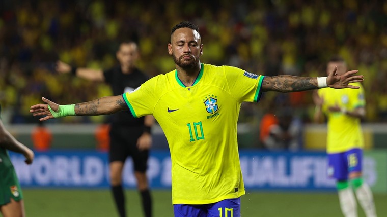 Neymar onttroont Pelé in riante zege van Brazilië