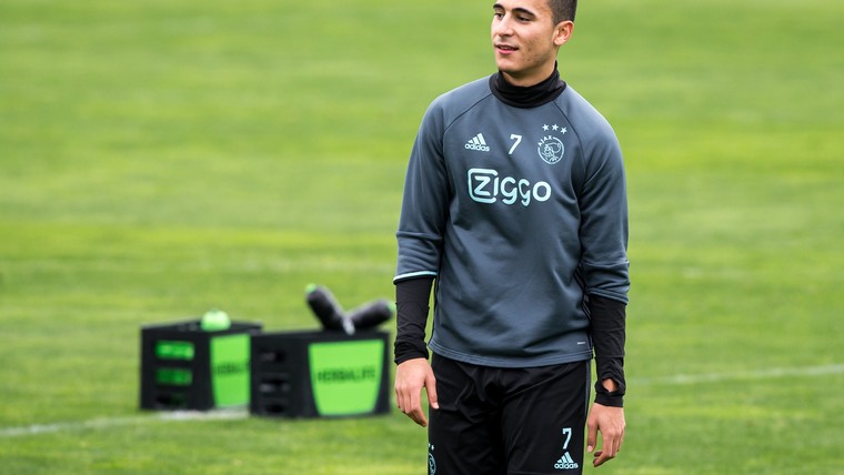 'Ajax moet El Ghazi een prestatiecontract aanbieden'