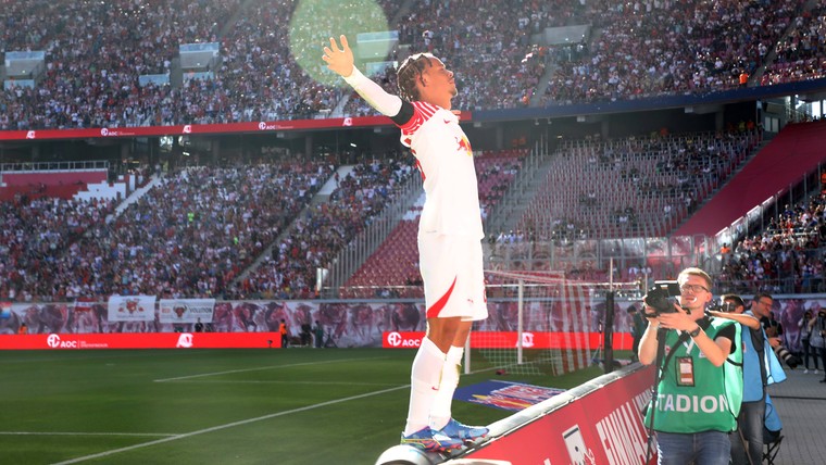 Simons slaat razendsnel toe bij Leipzig: doelpunt én een assist